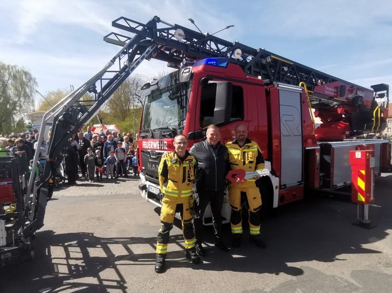 neue Drehleiter der Freiwilligen Feuerwehr Grimmen wird vorgestellt