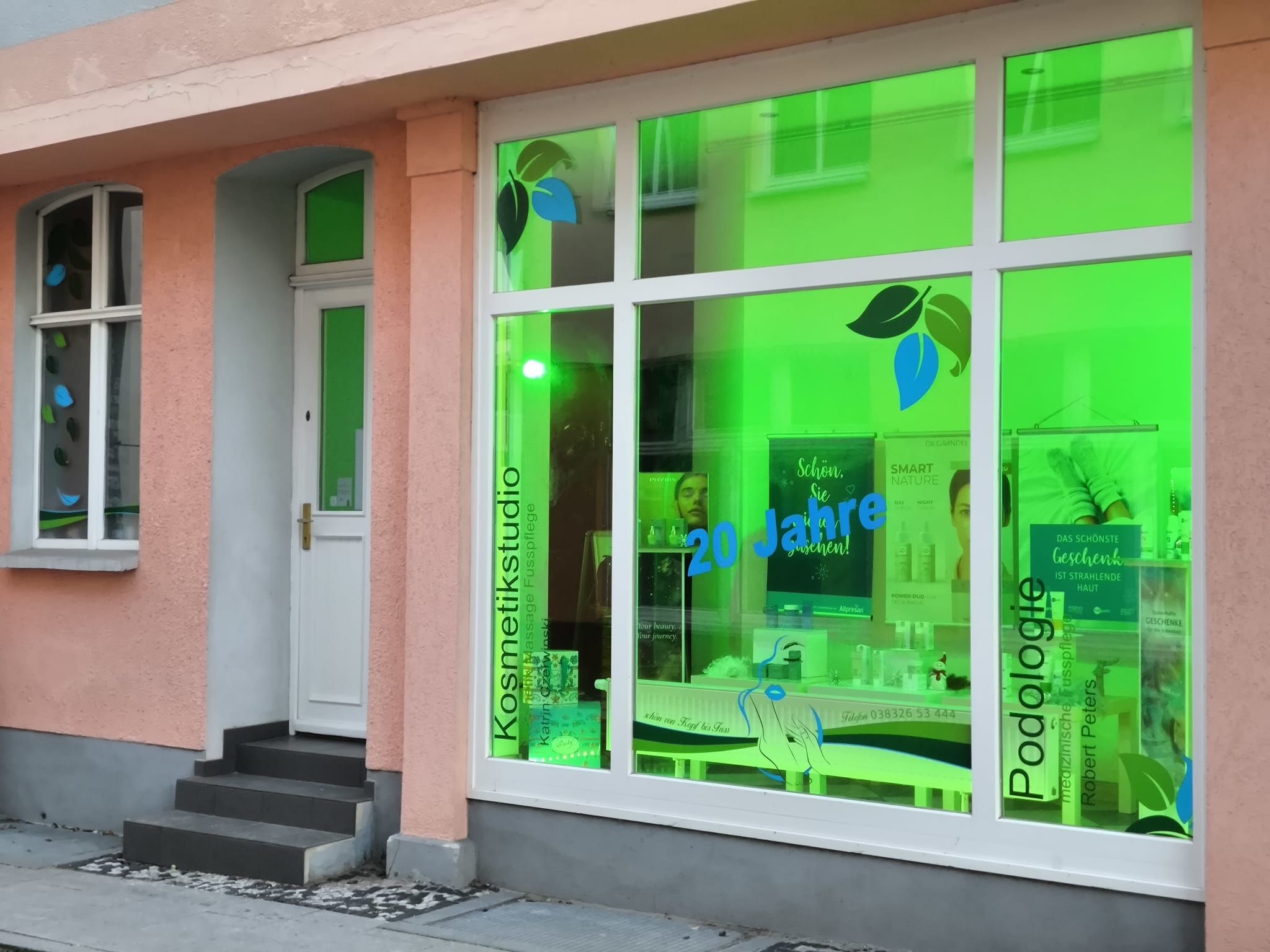 Schaufenster- Planet of Beauty- Czerwinski, Peters, Kosmetik und Podologie