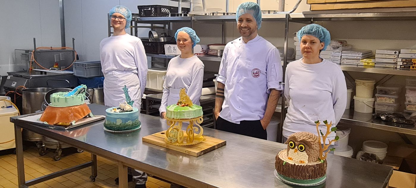 Die vier Konditoren mit ihren Torten.