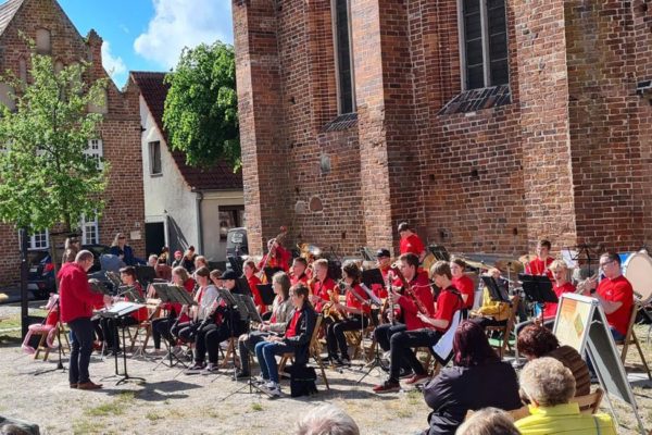 orchester-stadt-grimmen-kirche-mv