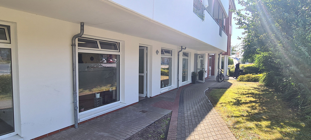 Friseur Riesner am Bahnhof in der Stadt Grimmen, Mecklenburg Vorpommern